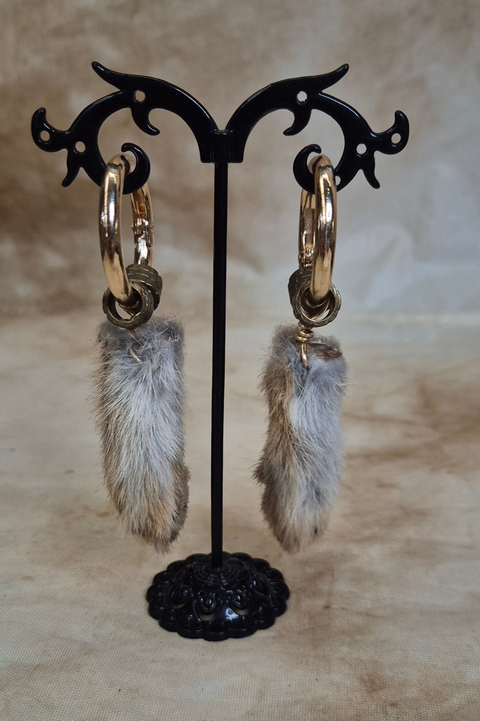 Rabbit Paw Strechers