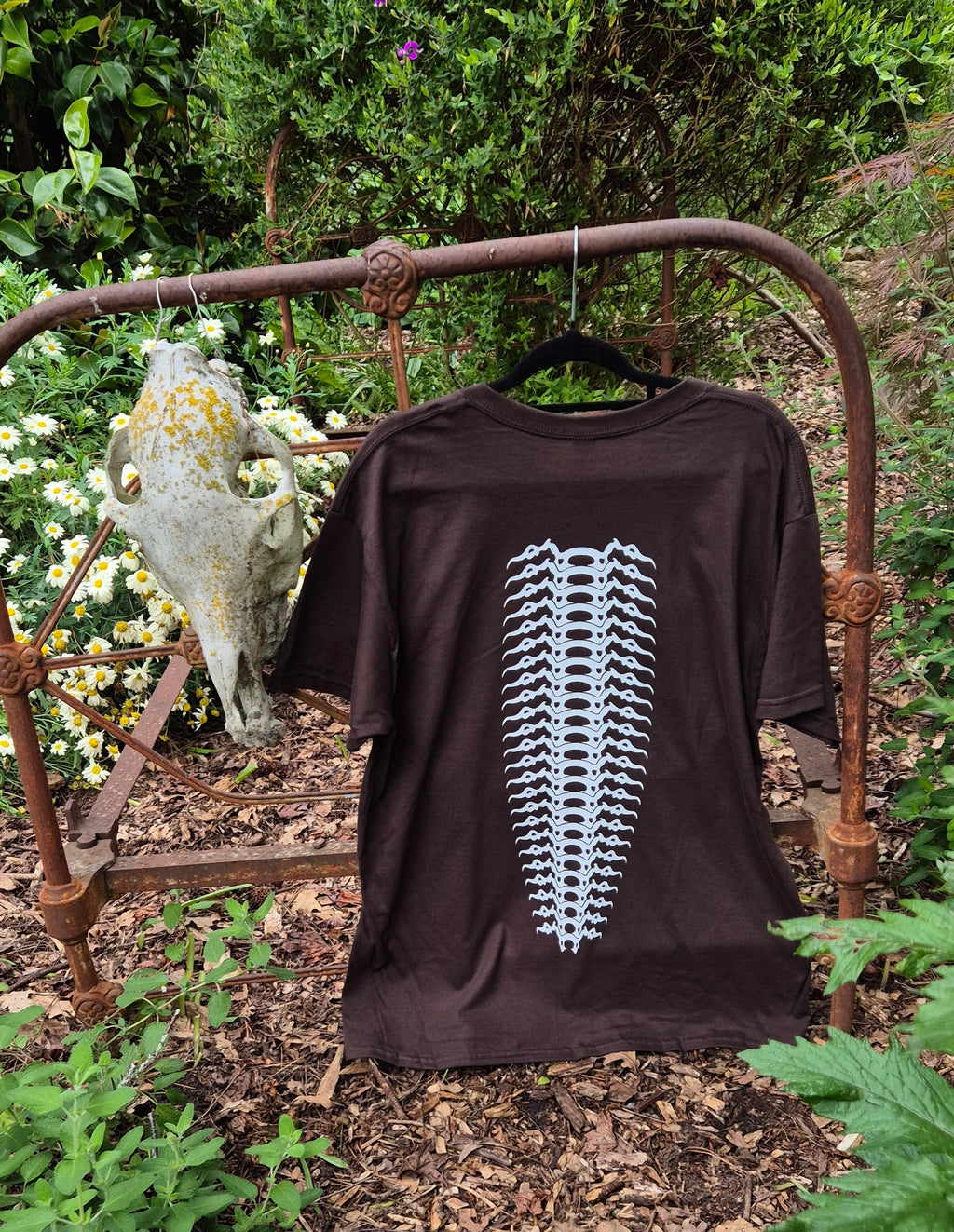 Biophilic Tshirt - Dark Chocolate & White