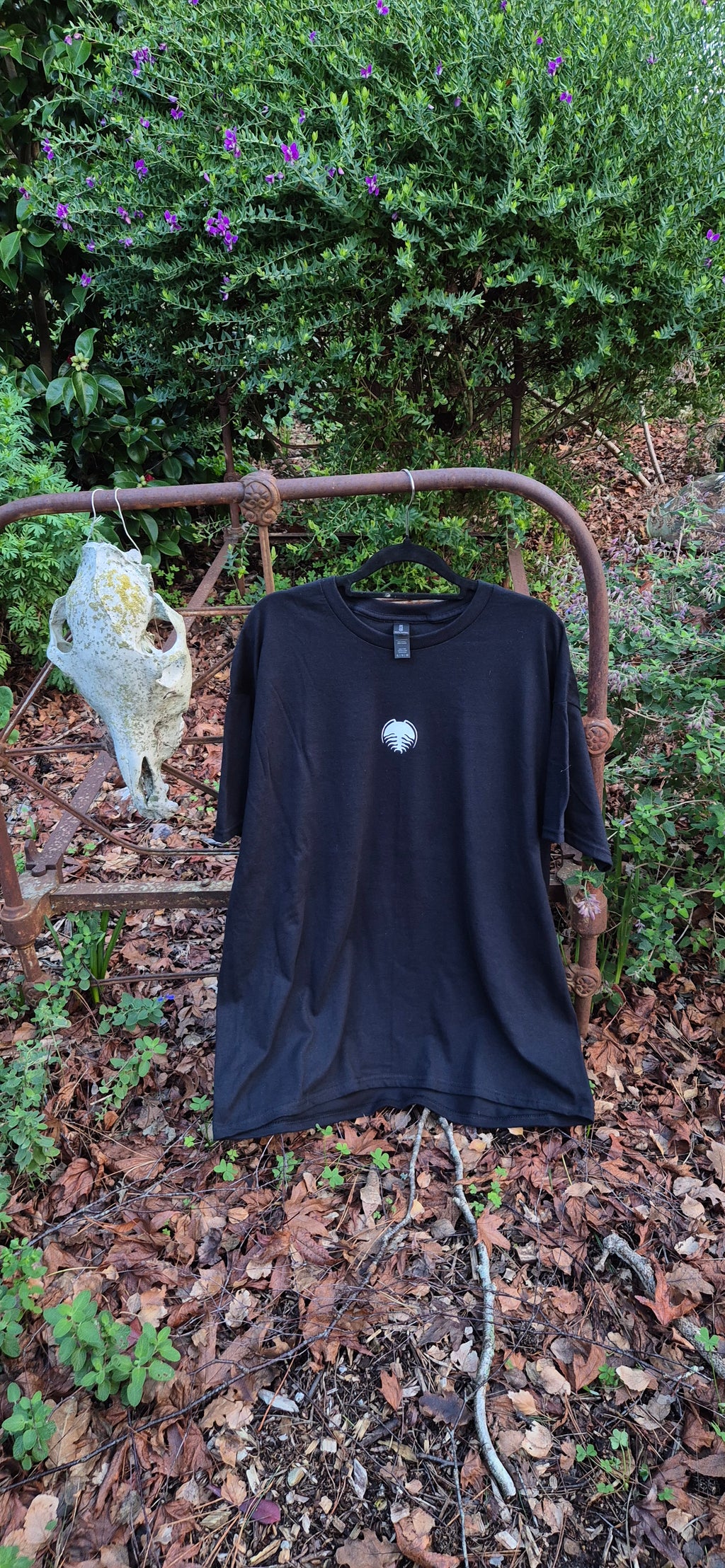 Biophilic Tshirt - Black & White