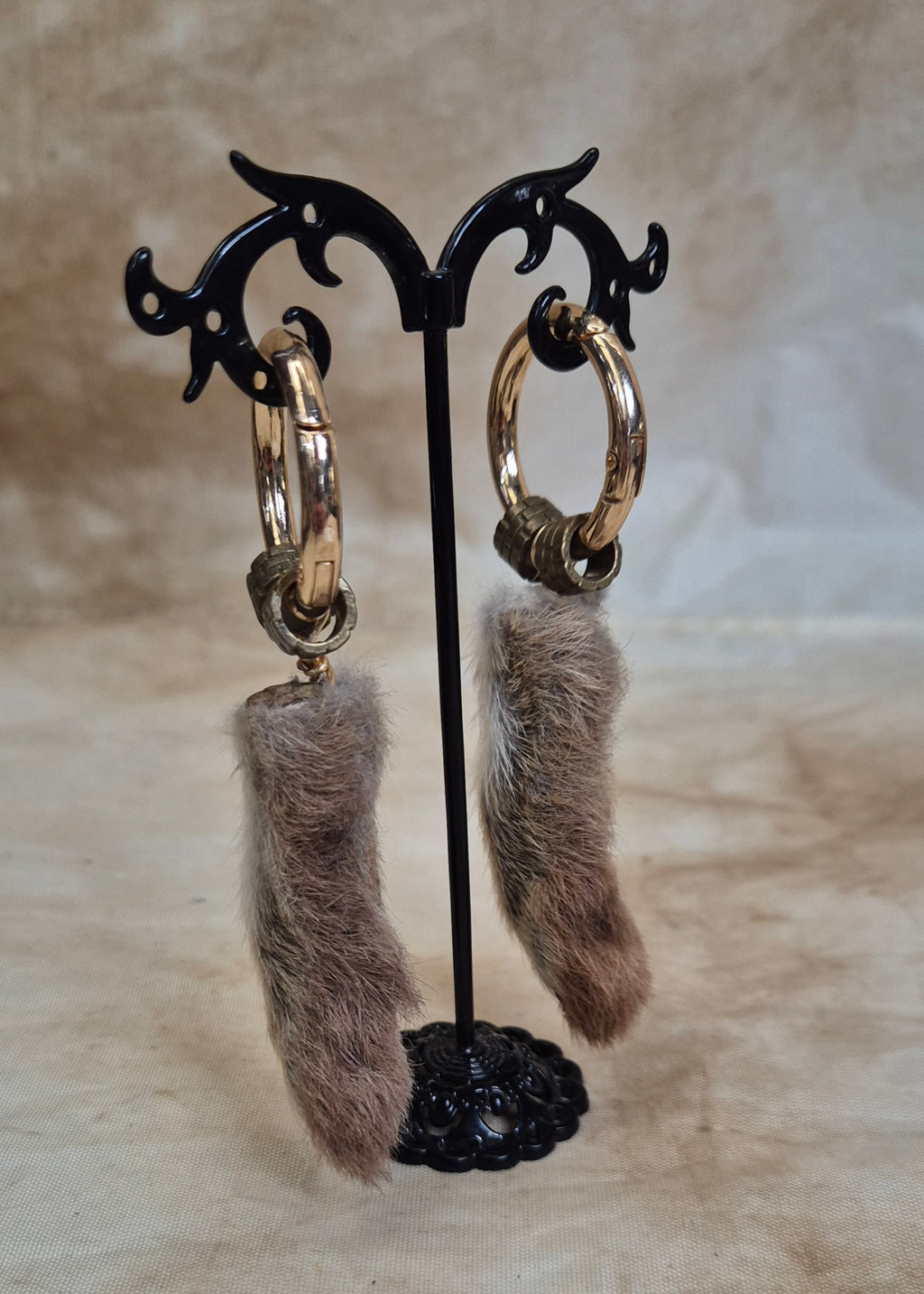 Rabbit Paw Strechers