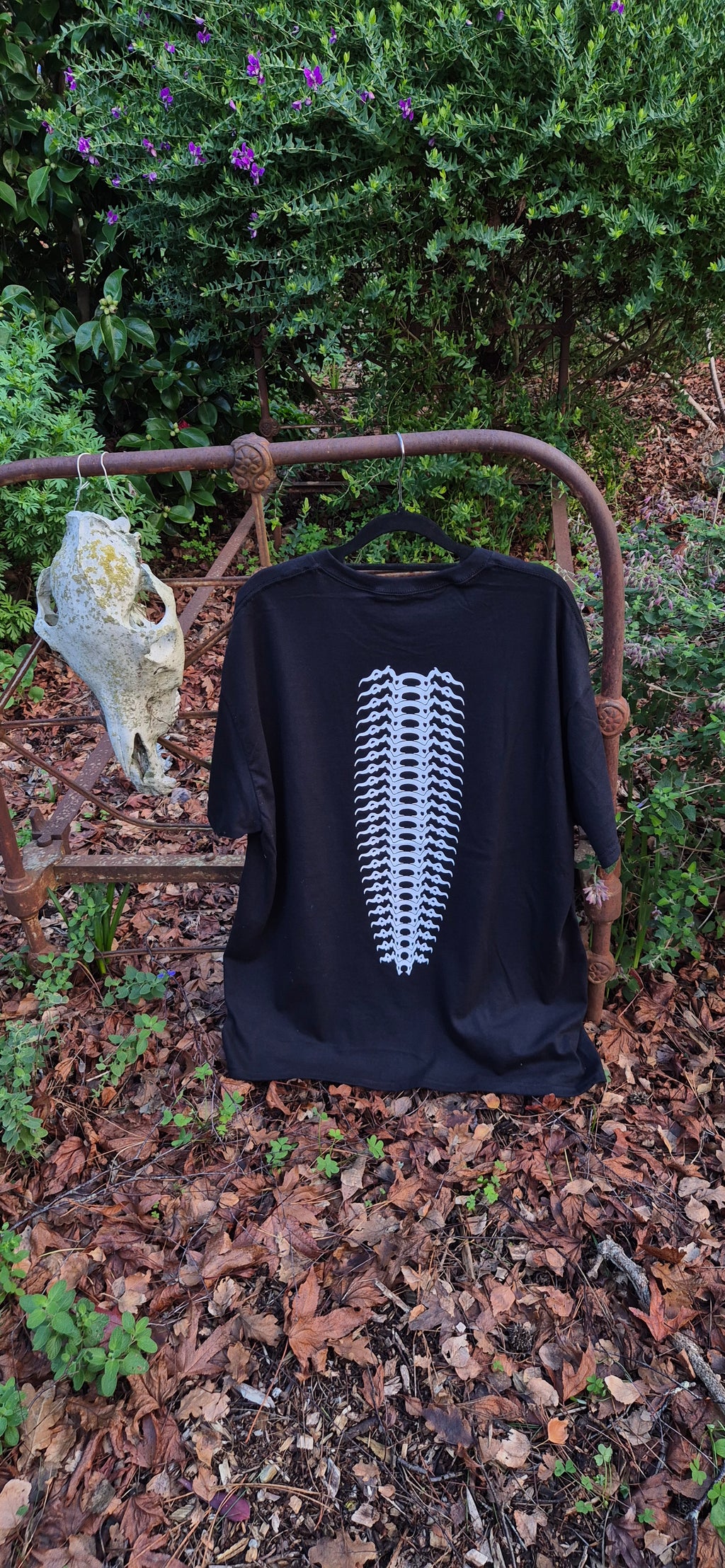 Biophilic Tshirt - Black & White