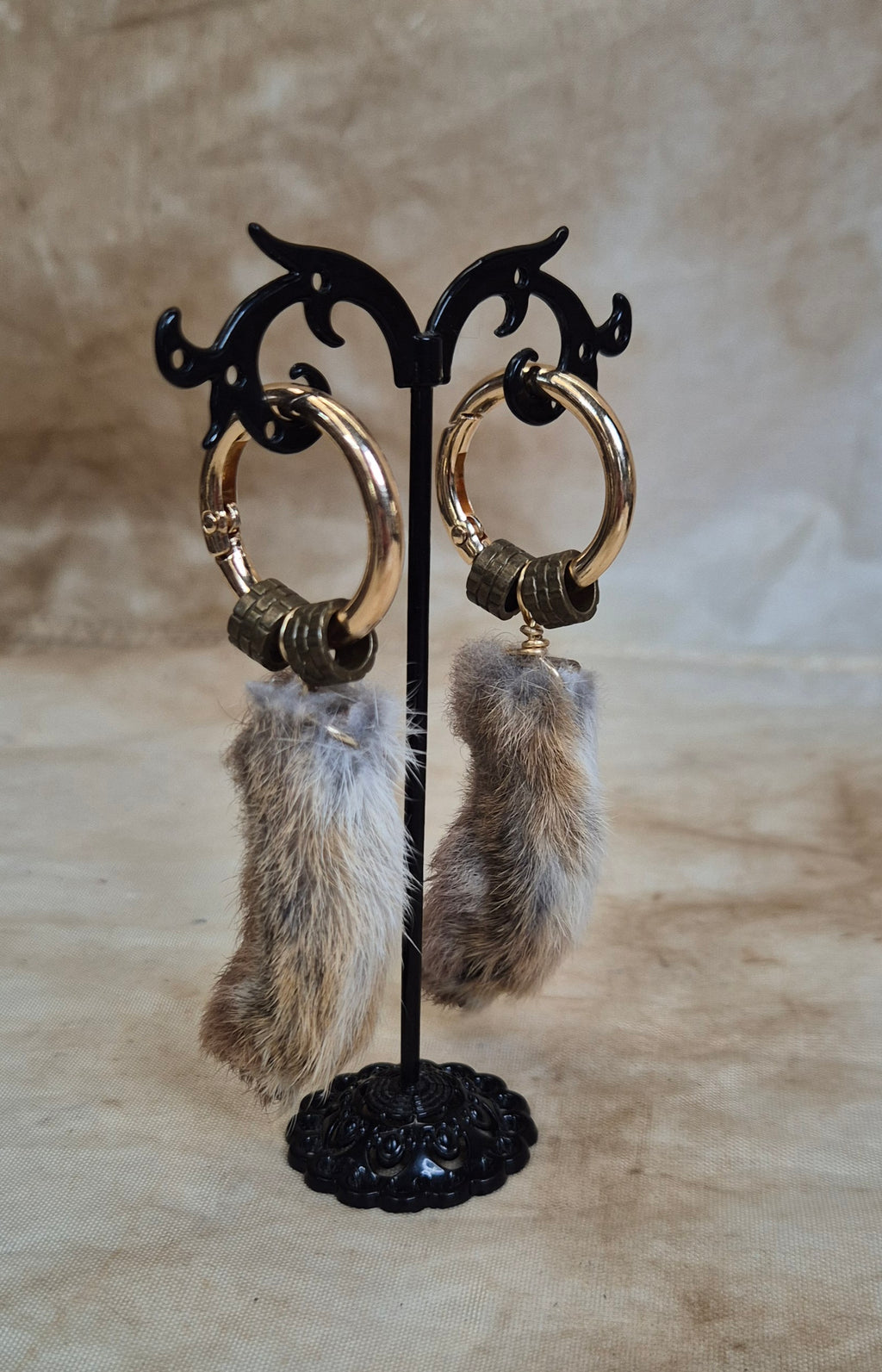 Rabbit Paw Strechers