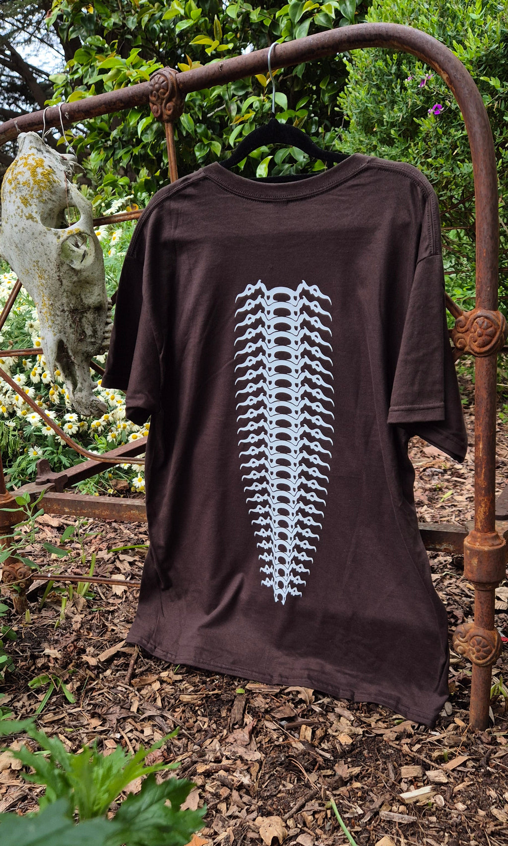 Biophilic Tshirt - Dark Chocolate & White