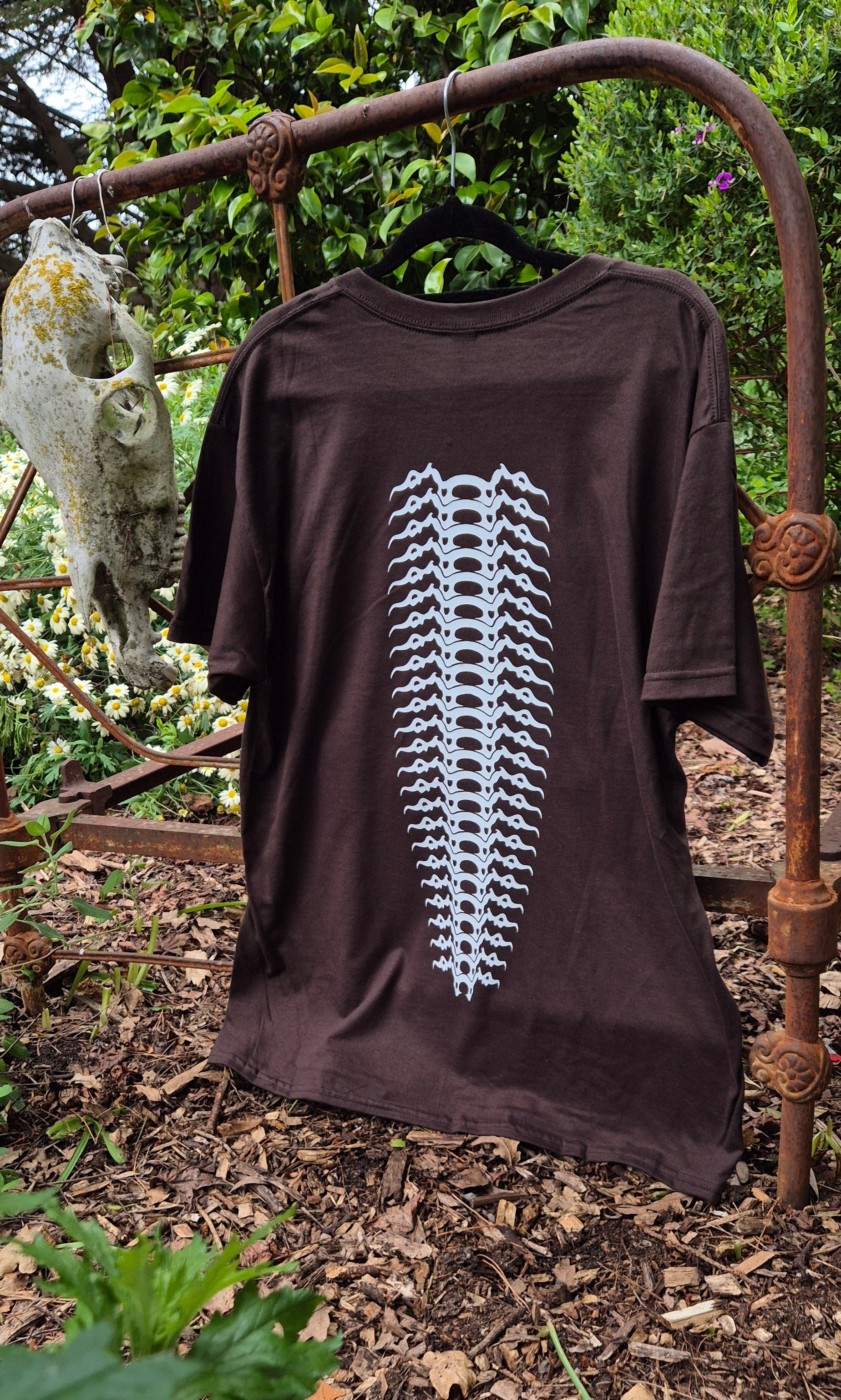 Biophilic Tshirt - Dark Chocolate & White