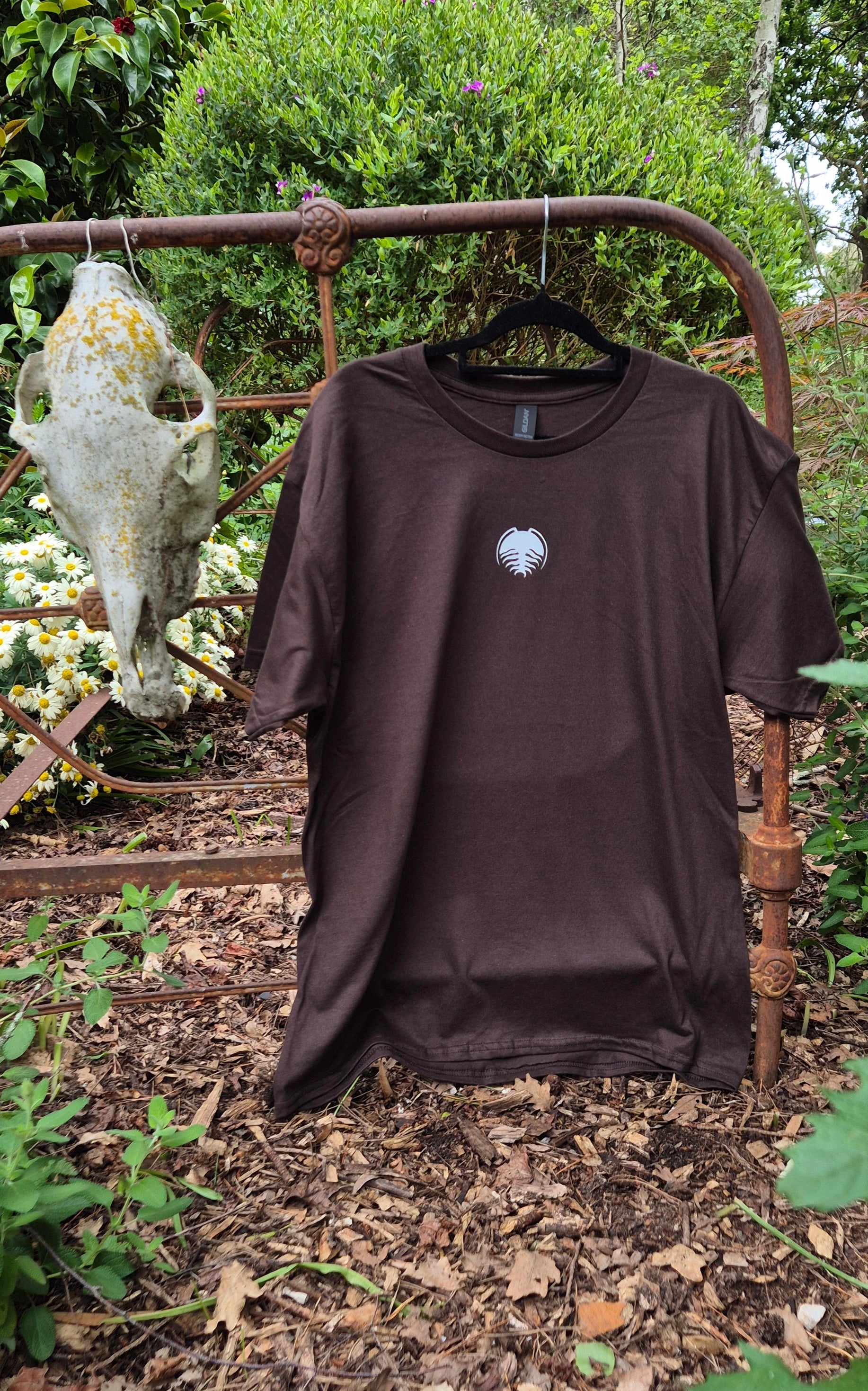 Biophilic Tshirt - Dark Chocolate & White